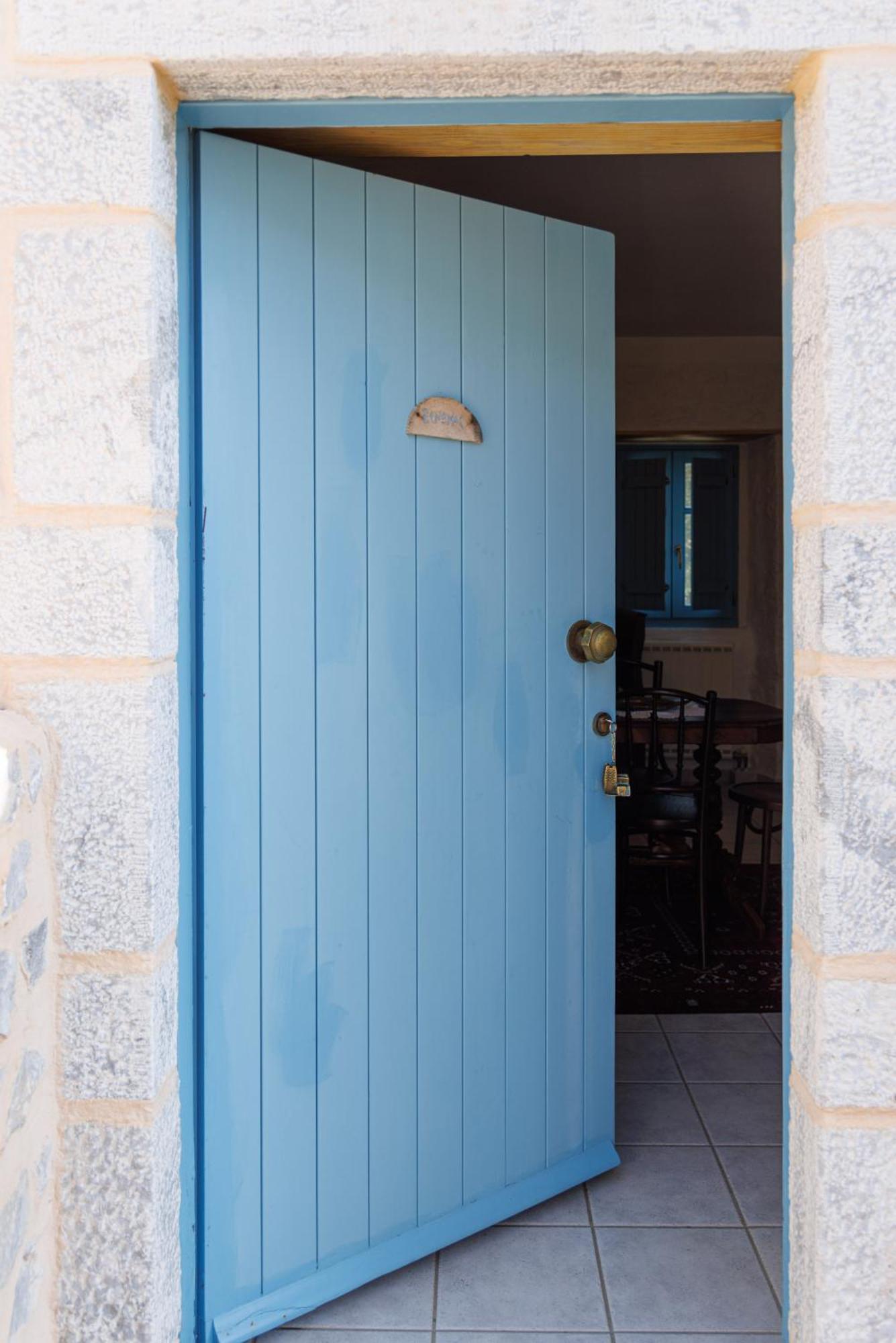Lithos Stone Suites Areopoli Room photo